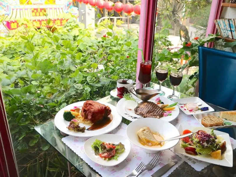 M&M音樂廚房：台南百年老屋內品嚐美味法式料理｜台灣少見的音樂餐廳/台南聚餐餐廳推薦/台南老屋餐廳 - 進食的巨鼠