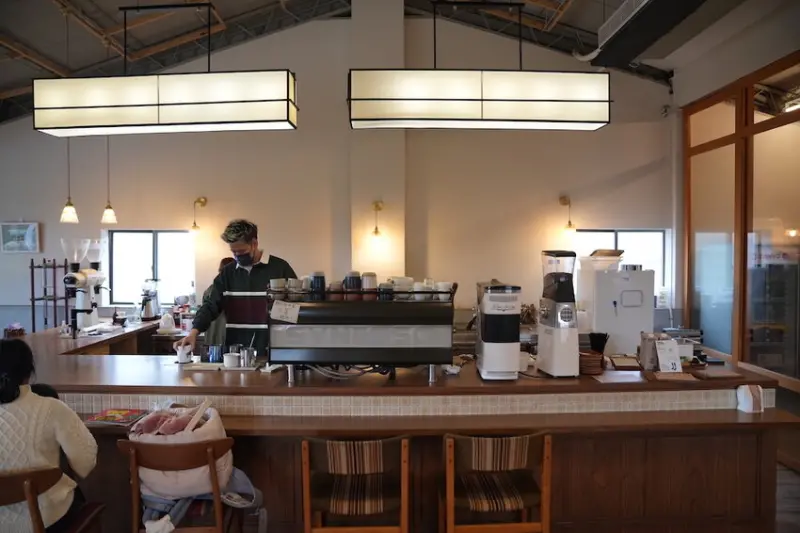 新北美食 綠河咖啡館｜一秒到京都！新店人氣咖啡館，草莓抹茶生乳酪吃一口就被療癒～