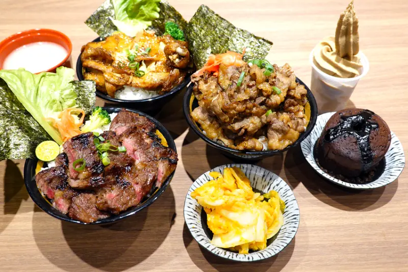 霜淇淋、雞白湯、飲料吃到飽中和平價日式料理-牛丁次郎坊南勢角支店，中和仁愛街好吃丼飯，捷運南勢角站好吃日式餐廳