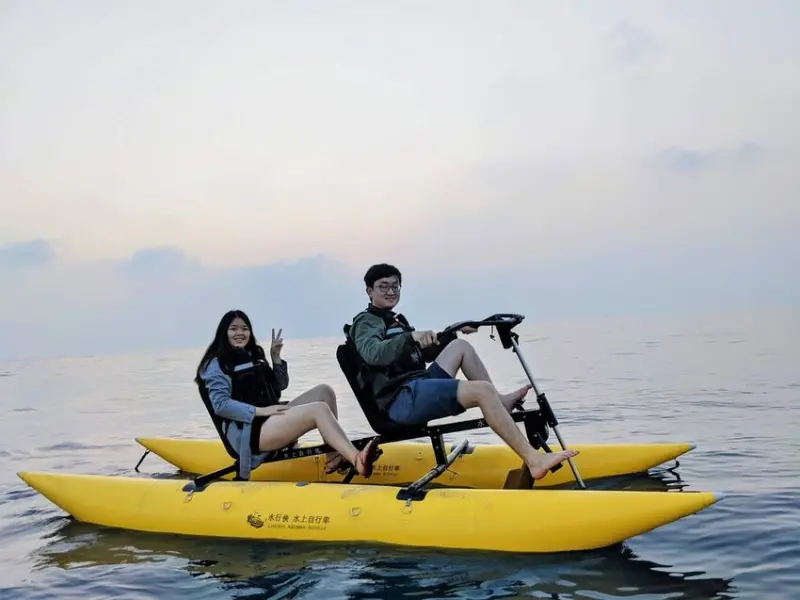 水行俠一水上自行車｜小琉球熱門水上活動！海上騎腳踏車看日出！海景第一排最佳日出角度自己來！小琉球活動推薦、小琉球水上活動推薦、小琉球景點推薦