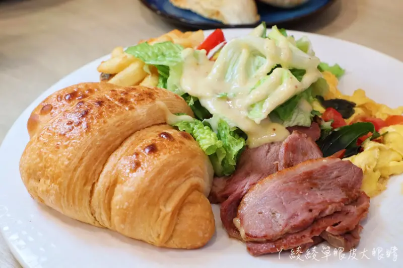 新竹親子餐廳推薦清大附近不限時早午餐美食，義早早午餐附兒童遊戲區跟免費插座 - ㄚ綾綾單眼皮大眼睛