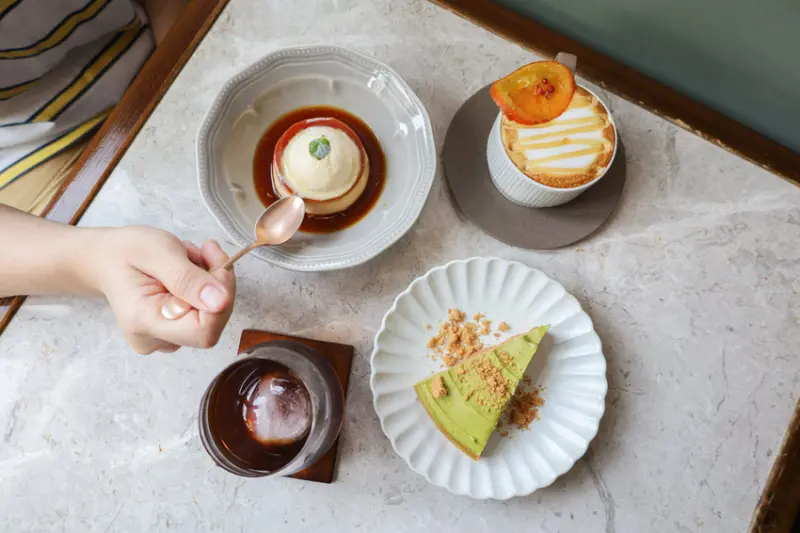 【台北。光景咖啡】隱身居宅裡的典雅咖啡廳，必吃招牌甜點／焦糖烤布丁、濱佐園抹茶塔