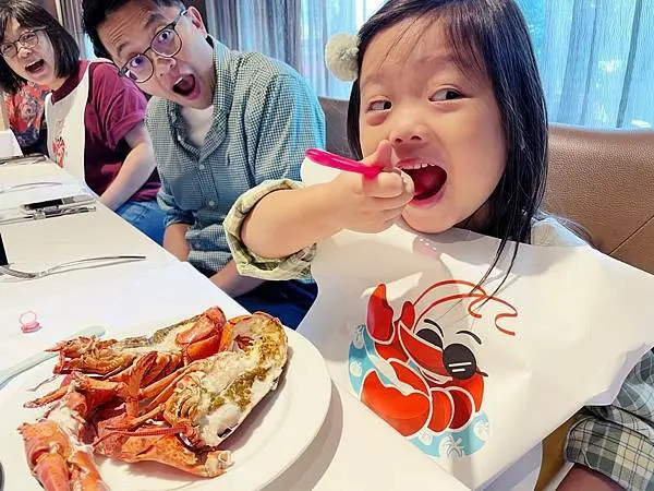 台南「Tomato牛排餐廳」大嗑龍蝦好滿足♡
