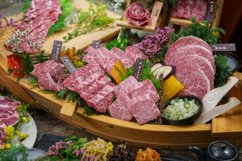 台北燒肉 京昌園日本本格燒肉餐廳｜職人手工切割，龍の肉外酥內軟！！！來自日本靜岡60年和牛專賣店