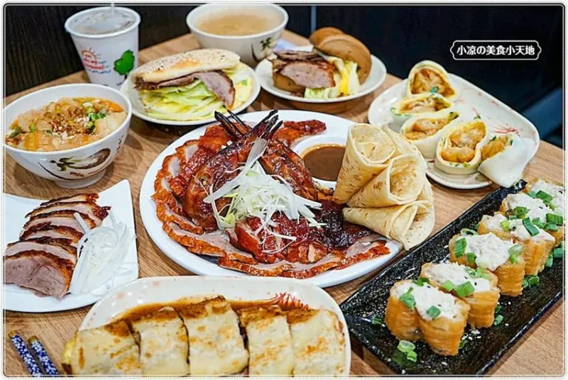 豆漿店賣烤鴨！！台中首見燒餅、饅頭、蛋餅通通夾烤鴨，還有個人獨享烤鴨盤，晚餐宵夜創意吃法只要銅板價！