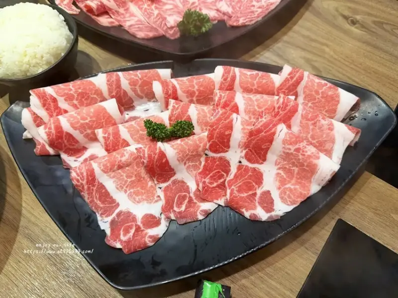 竹北-竹間精緻鍋物 ✔蔬食自助吧✔明治冰淇淋、飲料請自取✔個