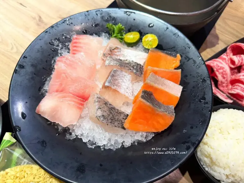 竹北-竹間精緻鍋物 ✔蔬食自助吧✔明治冰淇淋、飲料請自取✔個