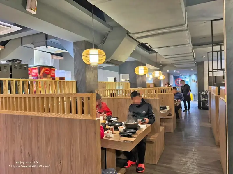 竹北-竹間精緻鍋物 ✔蔬食自助吧✔明治冰淇淋✔個人鍋飲料