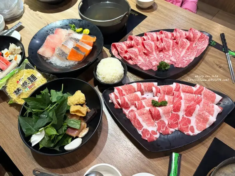 竹北-竹間精緻鍋物 ✔蔬食自助吧✔明治冰淇淋、飲料請自取✔個