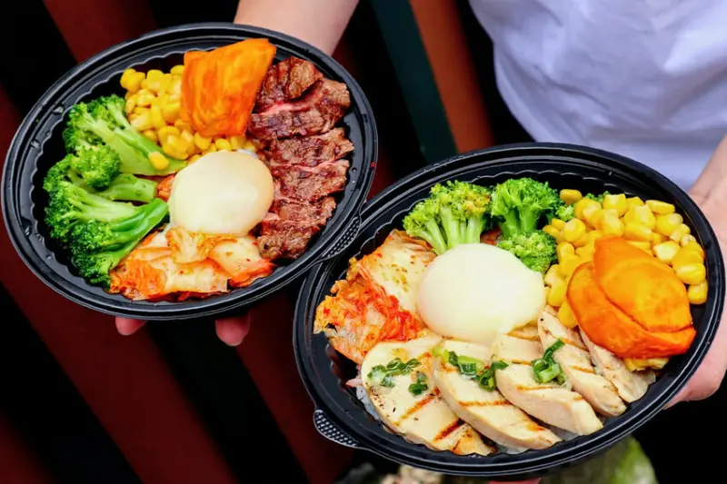 貪GREEDY。一餐期訂單狂銷300個！直火炭烤無國界餐盒這些最「夯」，北投便當推薦