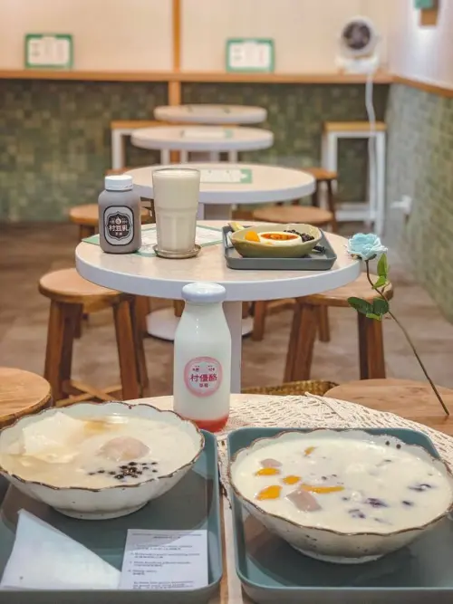 『新北美食』-《惠村豆花》-🌸復古風的高CP質豆花店-奶酪豆漿都好讚