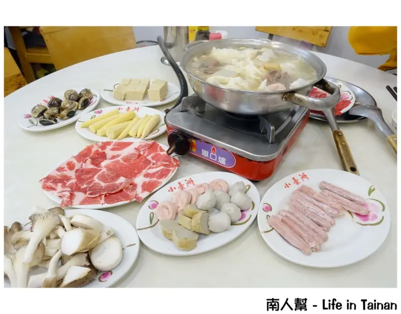 【台南中西區-美食】沙茶.湯頭一試就上癮｜中正路超人氣巷弄美食 ~ 小豪洲沙茶爐本店