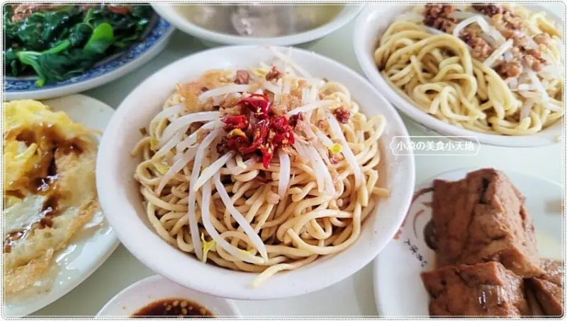 景興古早味║傳承第二代古早味炒麵、滷肉飯，特推嘴邊肉柔軟好吃、特製辣醬必加涮嘴！！