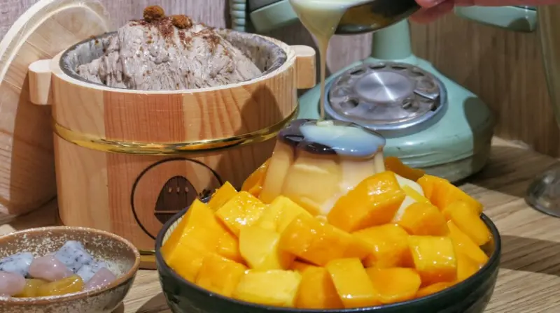 【高雄食記】裕豐冰堂 - 招牌筒裝米仔麩雪花冰 - 夏季還有超澎湃的芒果冰唷