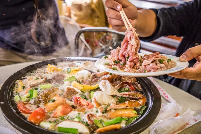 桃園市大溪區韓鄉石頭火鍋｜一年只開八個月！還沒開門就有人在等吃的低調石頭火鍋