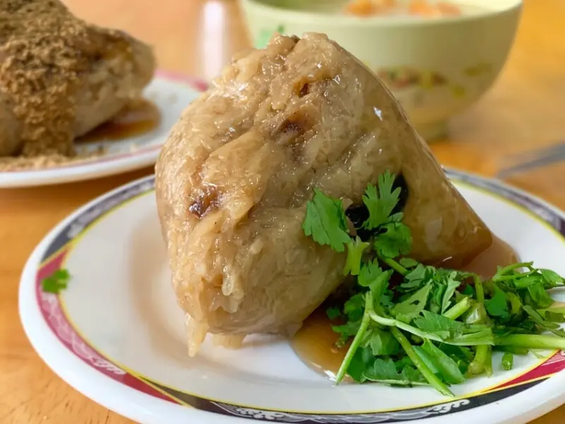  肉粽一顆只要30元！味噌湯也只要10元！超佛心的價格！台南永康區【石家莊肉粽】 永康美食│永康必吃│永康棕子│台南美食│大仁街