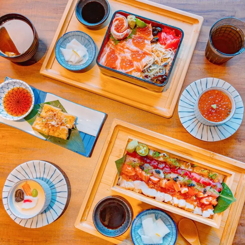 鮭魚卵茶碗蒸、新鮮生魚片，還有微風南山限定的餐點，用心舒適的日式料理 | 【台北 信義區】日本橋浜町食事処-微風南山店