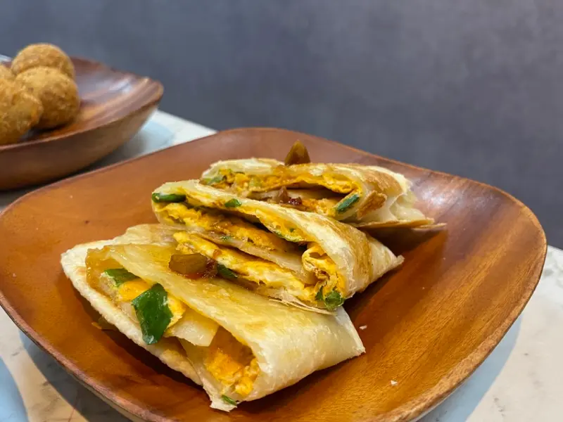 【台中 早餐】早安公雞農場晨食-福林店，早起的鳥兒有飯糰吃，荷蘭小鬆餅當早餐很可以