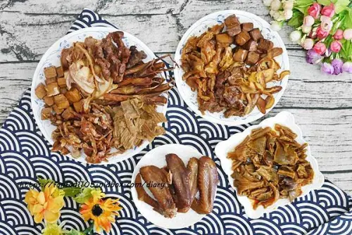 網購無骨鳳爪第一品牌【戀鳳爪】 #古法蔗糖煙燻 #下酒菜小吃 #無骨鳳爪 #鴨舌 #解凍即食