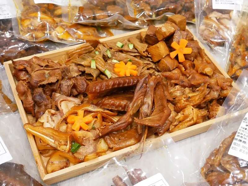 新北中和下酒菜No1，古早蔗糖煙燻滷味，解凍即食免加熱，無骨鳳爪、雞胗、脆腸都美味-戀鳳爪