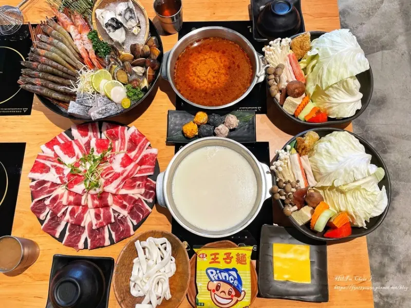 【台北永和火鍋】英倫工業風的火鍋店，大推樂野牛奶湯和韓式大醬湯 - 樂野鍋物LeYe Hot Pot/中永和火鍋推薦/台北火鍋推薦/頂溪站美食推薦/永安市場火鍋