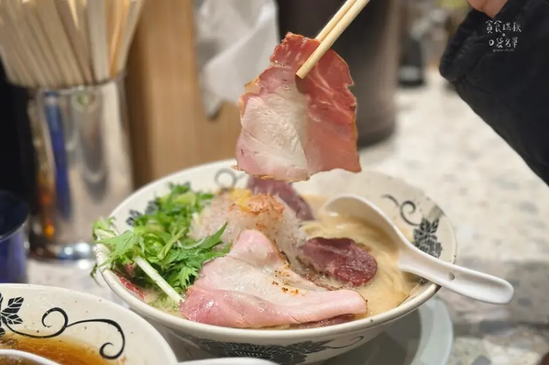 台北中山｜冠軍三連霸的人氣排隊拉麵！多元食材搭配推出各式限定