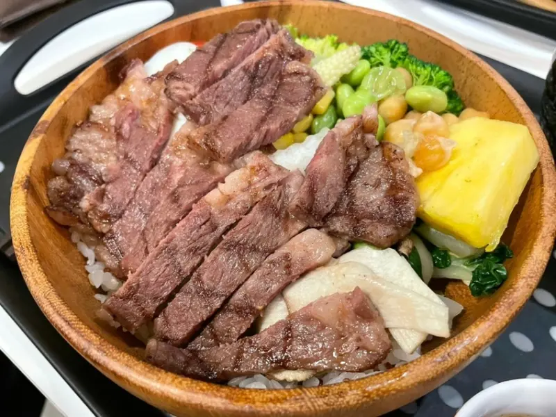 典樂生活飲食所｜台中美食 🏵 目前吃過最讚的低GI 綠拿鐵才不是綠茶加牛奶！ 🏵