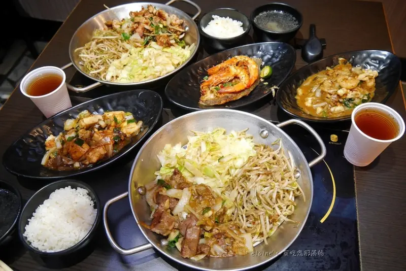 《自強鐵板燒》在地近30年的平價鐵板料理老店、還有划算的超燴燒外帶便當喔