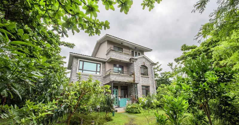 花蓮住宿︳壽豐鄉民宿，聽見蝸牛，可欣賞牛群吃草、螢火蟲飛舞，綠意環繞最適合放鬆度假