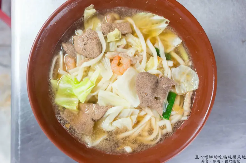 高雄新興︱粗飽食堂　搬到新興區小巷子裡，新菜品依舊平價超值大份量！