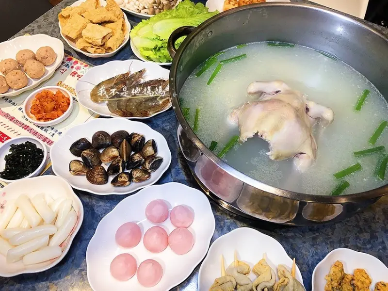 韓雞雞–江原道-宗음식韓吃一隻雞  澎派道地韓式雞湯鍋   台灣特色火鍋料  小菜無限供應  母親節套餐送韓式裱花蛋糕  新莊迴龍站美食