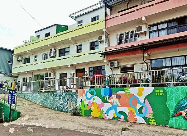 台中住宿推薦》一住就愛上【T-Life 踢 ‧ 生活背包客棧】，如家般的自在悠閒~處處都是各國旅人驚喜小故事