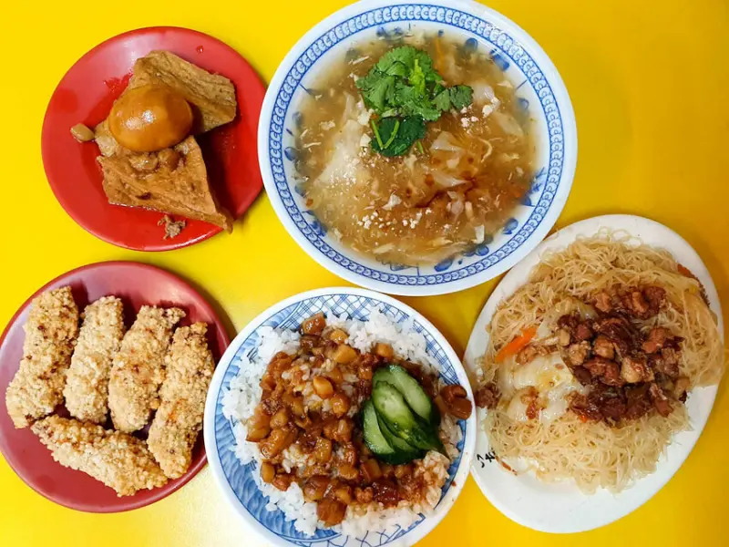 【鳳山美食】龍師傅土魠魚羹 肉燥飯/炒米粉 平價古早味 爆量肉燥滿滿膠質