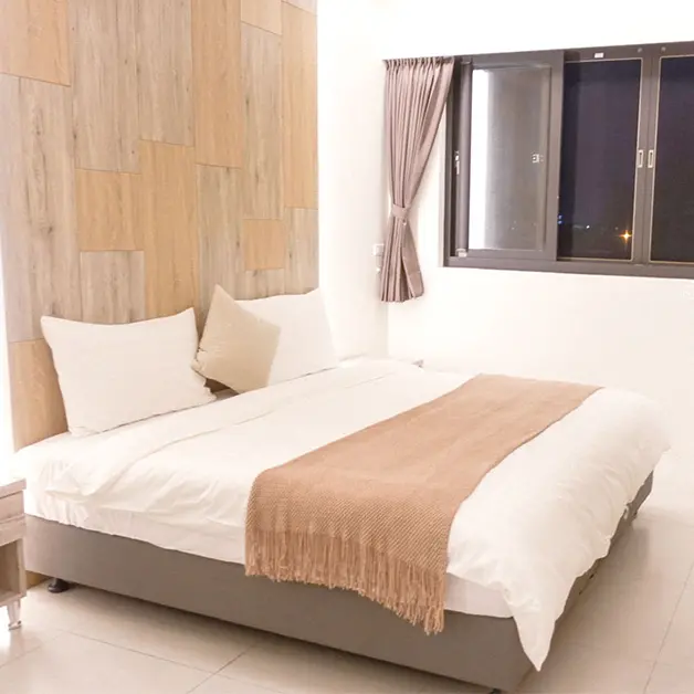 澎湖住宿。H&澎湖晴海會館  市區5分鐘安靜超高CP文青電梯民宿  推薦遼闊視野首選