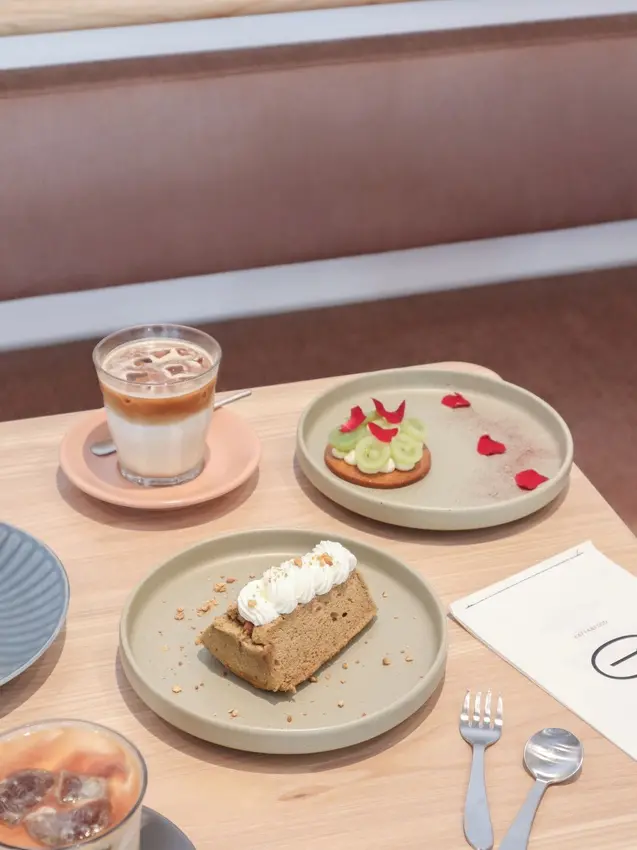 [ 台北美食 ]勺日 Zhuori-忠孝復興新開幕木質風格咖啡廳！主打輕食、咖啡、甜點