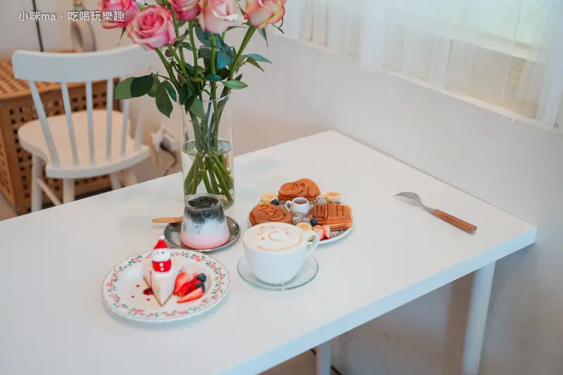 Cafe Perse珀舍咖啡  ▏純白的韓風咖啡廳 還有店貓陪你玩。史努比系列鬆餅、飲料也太可愛 自拍10回合沒問題啦。中壢美食 / 內壢下午茶