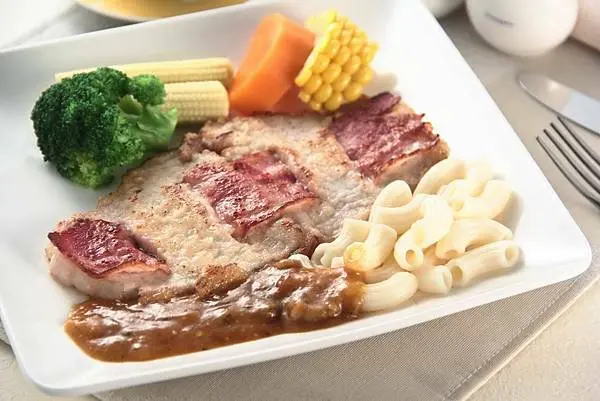 [西餐料理]蘑菇培根煎豬排
