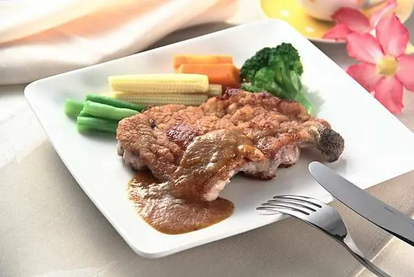 [西餐料理]香煎雞排蘑菇汁