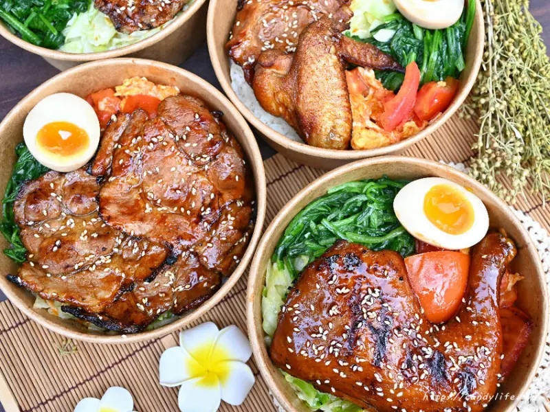 浪食堂炭火便當｜台中火烤便當推薦！現點現烤，激推烤雞腿飯，雞腿超大隻，軟嫩多汁，醬烤超入味～