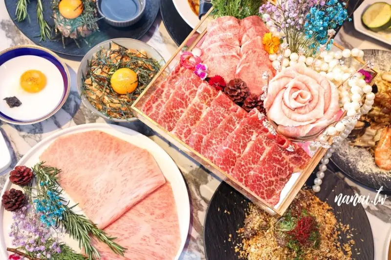 Google評論4.9顆星！超浮誇和牛珠寶盒，頂級冷藏日本A5和牛，老饕指定要吃專人代烤，調酒、創意料理也吃的到，寵物友善餐廳