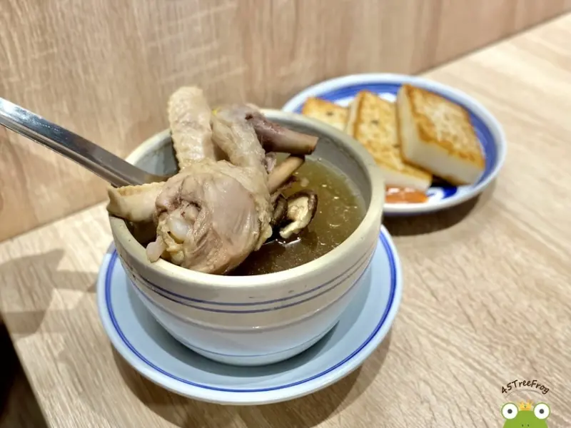 【美食週報EP36】台中美食．賣湯佬｜精誠路最新深夜食堂，專賣燉湯、蘿蔔糕與滷肉飯｜精誠路美食推薦