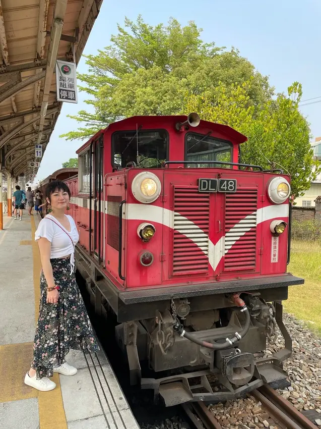 嘉義市北門驛│檜來嘉驛檜木列車：紅色懷舊觀光小火車，全台唯一檜木列車│六日限定