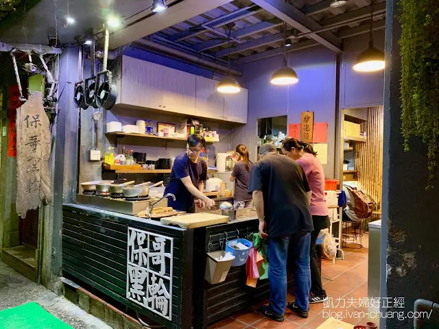 【台南美食熱搜】保哥黑輪｜受神明庇佑的關東煮、炒泡麵
