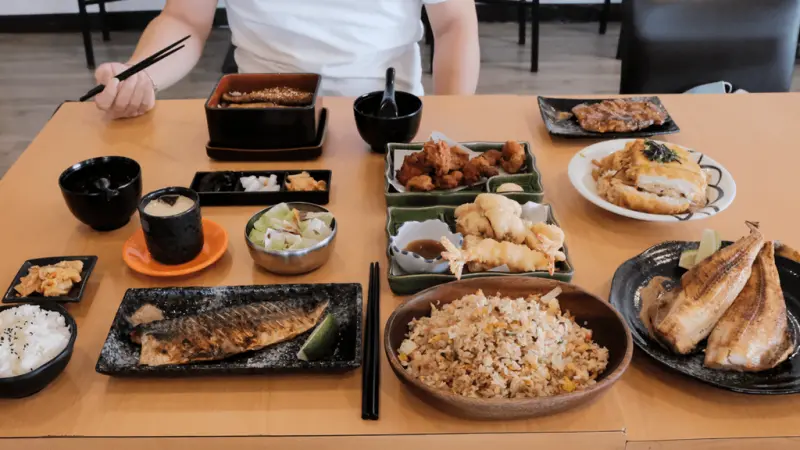 鰻天下｜桃園大園美食｜無刺感鰻魚！手工拔刺新鮮製作，還有其他品項可以選擇！桃園美食推薦、桃園魚貨