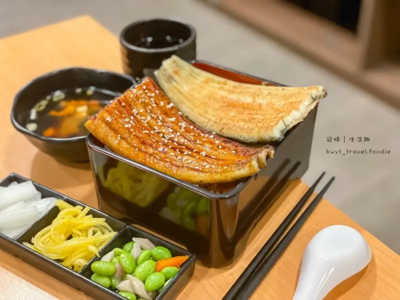 【鰻天下】2021竹圍漁港聚餐餐廳推薦，鰻魚料理50元起，每天現殺新鮮鰻魚，平價海鮮料理來這吃就對了！最新菜單