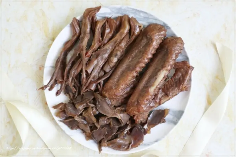 【滬尾滷味HuweiLomei】淡水伴手禮盒推薦 點心解饞下酒首選推薦 三代配方嚴選滷製 唰嘴滋味深深擄獲你的胃