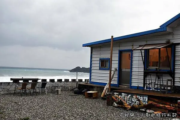 【長濱咖啡廳】烏石鼻沙灘的海邊咖啡小屋  嘎嘎烏賴賴有咖啡甜點音樂還有療癒的空間