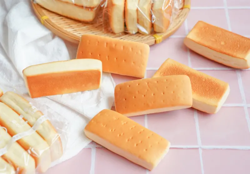 [台中麵包推薦]康纖麥E-就是這一味!銅板價懷舊味蘋果麵包~天然不添加 @美食好芃友