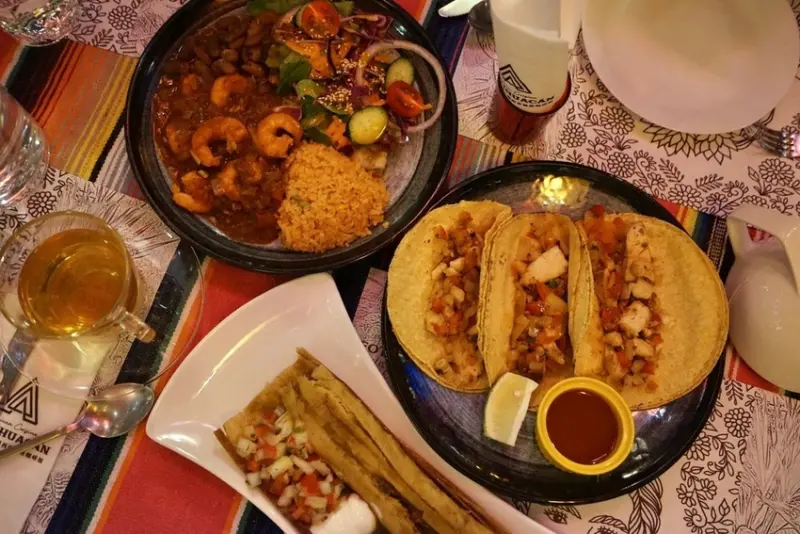 Teotihuacán 墨西哥料理 - 勁辣惡魔蝦、道地墨西哥雞肉粽子、塔可，還有調酒可享用 ! 台北東區美食推薦