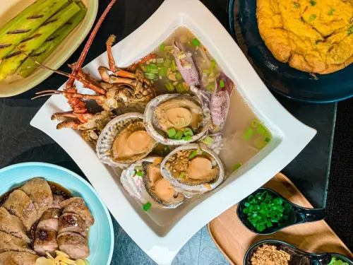 浮誇海鮮粥快來打卡！信義宵夜A.I.O餐廳